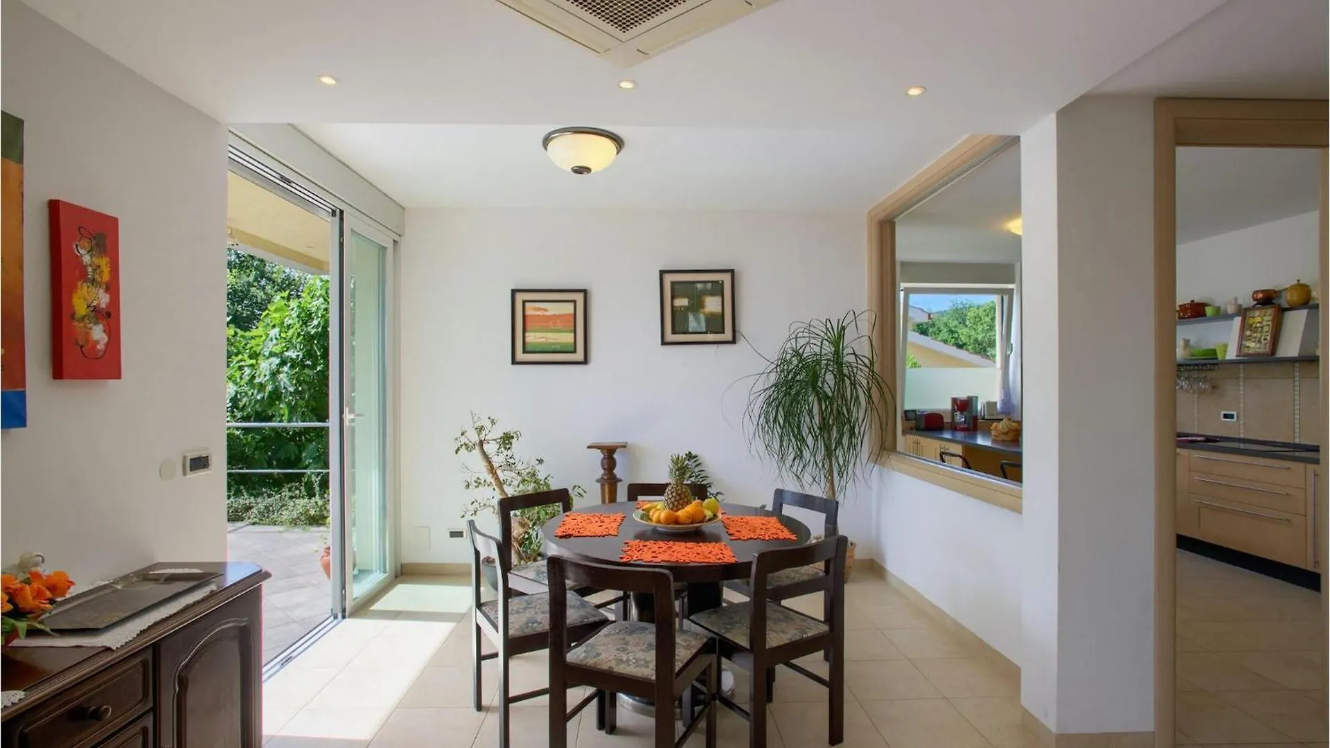 Holiday home Villa House Iver Zurkovo